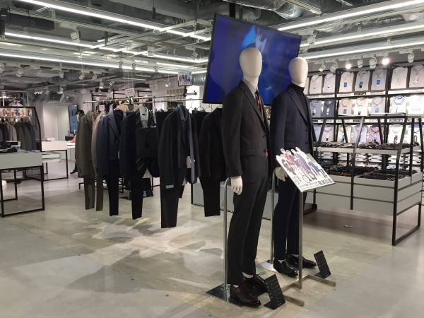 デジタルツールを活用した新コンセプト店「TSC SQUARE」　都内・新宿などに続き札幌に初出店、2月11日オープン　売場面積を5割減らしながらも多様化するビジネスウェアニーズに対応