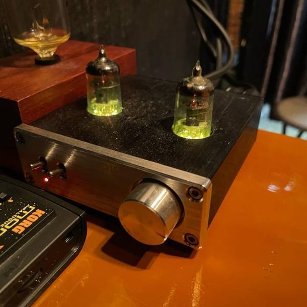 【DJ・ロッカー・シェフ・バーテンダー】食事のうまいミュージックバー「ジャンクヤード」が京急新馬場駅前にオープン！