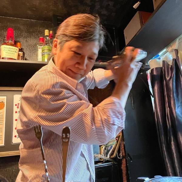 【DJ・ロッカー・シェフ・バーテンダー】食事のうまいミュージックバー「ジャンクヤード」が京急新馬場駅前にオープン！