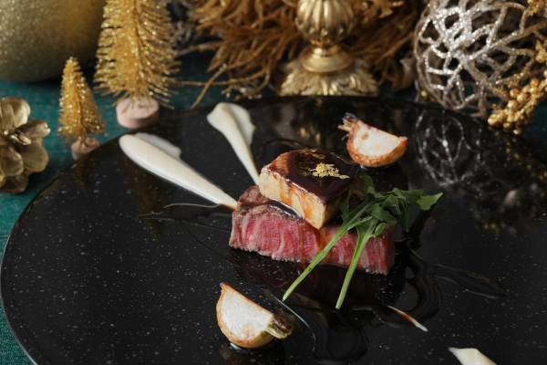 【名古屋】聖夜を彩る打ち上げ花火鑑賞やバイオリンの生演奏付き『イタリアン クリスマスディナー～STRINGS CHRISTMAS ADVENT～』販売