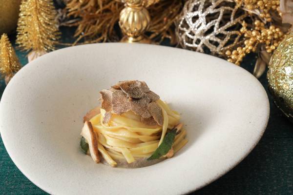 【名古屋】聖夜を彩る打ち上げ花火鑑賞やバイオリンの生演奏付き『イタリアン クリスマスディナー～STRINGS CHRISTMAS ADVENT～』販売