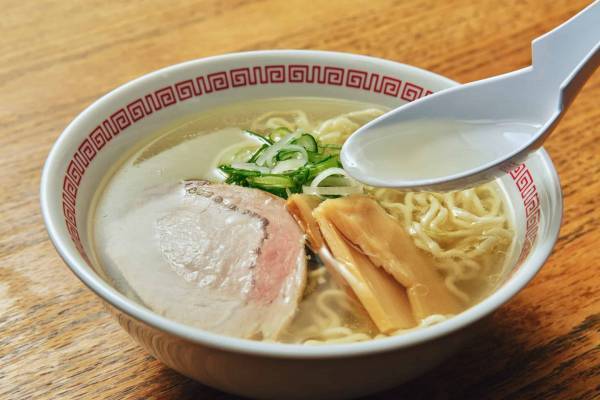 【OMO7旭川】醤油・塩・味噌ラーメンを楽しめる本店3店舗を巡る「旭川、はしごラーメンツアー」開催 ～旭川の魅力を知り尽くしたご近所ガイドが案内～｜期間：2022年12月1日～2023年2月28日