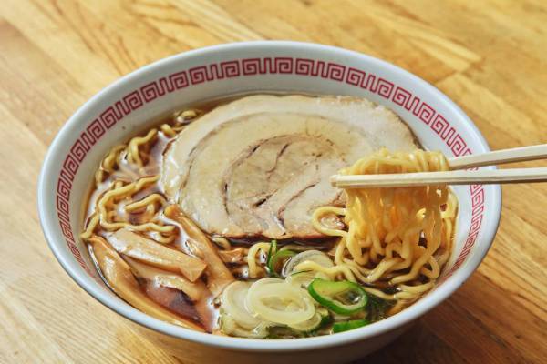 【OMO7旭川】醤油・塩・味噌ラーメンを楽しめる本店3店舗を巡る「旭川、はしごラーメンツアー」開催 ～旭川の魅力を知り尽くしたご近所ガイドが案内～｜期間：2022年12月1日～2023年2月28日