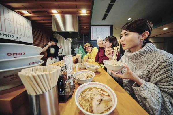 【OMO7旭川】醤油・塩・味噌ラーメンを楽しめる本店3店舗を巡る「旭川、はしごラーメンツアー」開催 ～旭川の魅力を知り尽くしたご近所ガイドが案内～｜期間：2022年12月1日～2023年2月28日