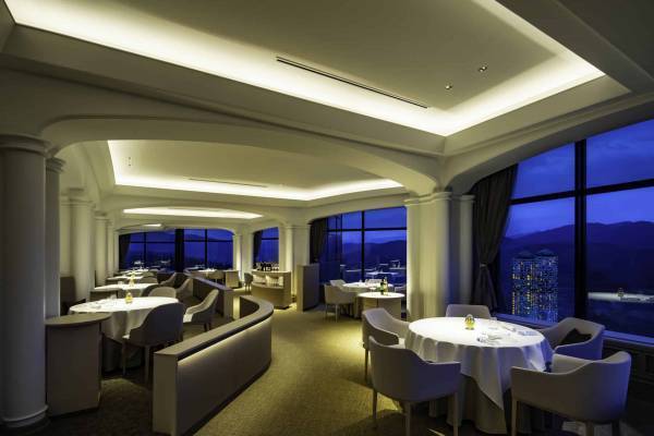 【リゾナーレトマム】1日1組限定　家族で酪農体験「酪農ファミリーステイ」販売　搾乳から乳製品づくりも｜期間：2022年7月1日～8月30日