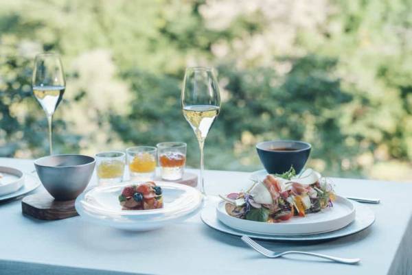 【奥入瀬渓流ホテル】「渓流と過ごす、ごほうび。」をテーマにしたラグジュアリーな客室「渓流スイートルーム」誕生