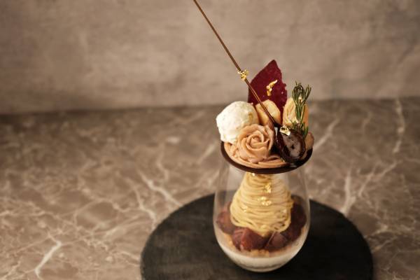 1つのパフェで2種類の栗の風味を堪能できるモンブランパフェ＆”飲むモンブラン”カクテル、10月～11月に限定販売【表参道】