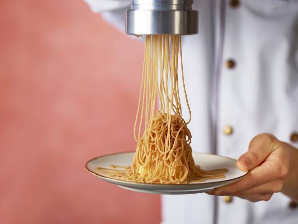 待ち遠しい春を感じる 春のフレンチディナーブッフェ ＆苺のスイーツ開催！