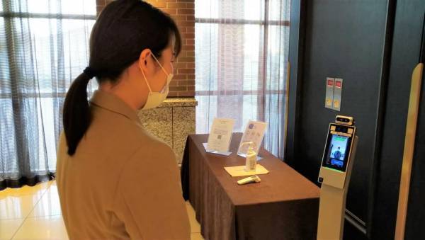 待ち遠しい春を感じる 春のフレンチディナーブッフェ ＆苺のスイーツ開催！