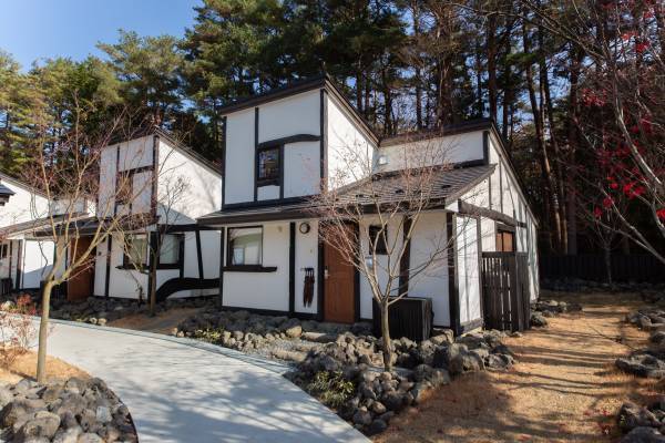 薪火と炭火の極意を試す！BBQ本格派も唸るグリルが付いたグランピングが限定オープン。