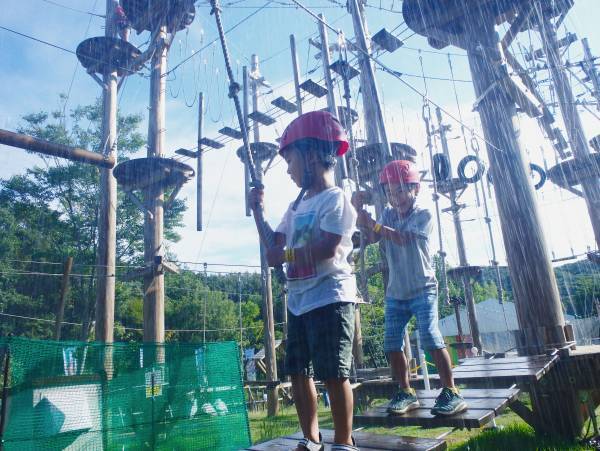 淡路島 ニジゲンノモリ「クレヨンしんちゃんアドベンチャーパーク」 びしょ濡れアスレチック『アッパレ！戦国大冒険！夏の陣！』7月16日開始