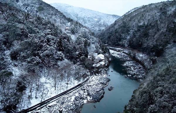 【星のや京都】特別祈祷の大祓えで心身を浄め、新しい一年の無病息災を願う「年越の大祓え」開催 ～御神酒を入れた客室風呂や厄除け開運朝食を提供～｜期間：2022年12月15日～29日