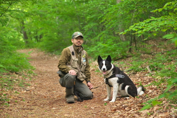 【ピッキオ】クマの専門家と冬眠明けのクマを探索するトレッキングツアー 「ツキノワグマウォッチング」を開催｜実施日：2022年4月21日～28日