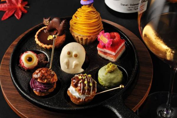 【OMO7大阪】たこやきプレートに載ったスイーツやたこやきピアニストが登場！「ハロウィンたこパナイト」開催｜期間：2022年10月15日～31日