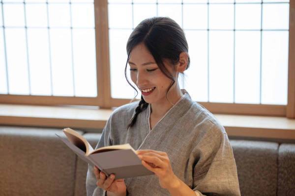 【界】読書の秋を温泉旅館で堪能する新サービス「温泉読書滞在」を実施～1泊2日の滞在を通して、ご当地本にちなんだ追体験を提案～｜期間：2022年10月1日～11月30日