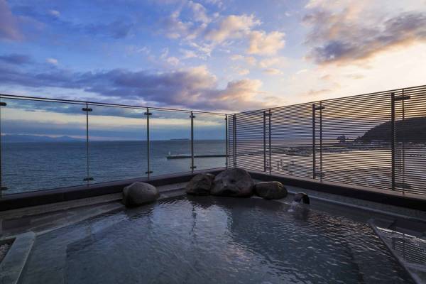 【界】読書の秋を温泉旅館で堪能する新サービス「温泉読書滞在」を実施～1泊2日の滞在を通して、ご当地本にちなんだ追体験を提案～｜期間：2022年10月1日～11月30日