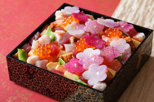 【名古屋】ホテル専属シェフの匠な技と感性が凝縮された‟できたて”の極上おせち 『STRINGS 出来立て手作りおせち』販売