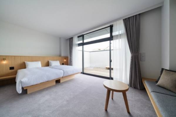 都市型カルチャーホテル「MUSTARD™ HOTEL」が メンズ館プロモーションにてポップアップを開催