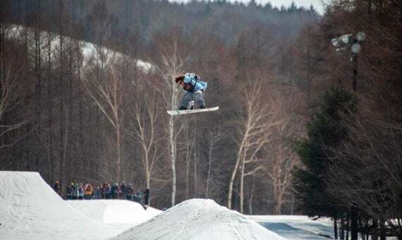 今シーズン新しく設置したスノーパークでスノーボードの技術を競う大会「Top Of Hunter（トップオブハンター）」を開催