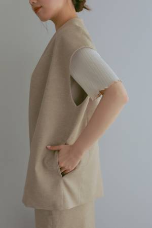 ＜洋服の青山＞ 子育て世代からの支持が高いクリエイティブディレクター高園あずささんと初コラボ 　ビジネスからオケージョンまで使えるセットアップを企画開発