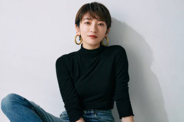 ＜洋服の青山＞ 子育て世代からの支持が高いクリエイティブディレクター高園あずささんと初コラボ 　ビジネスからオケージョンまで使えるセットアップを企画開発