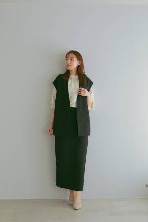 ＜洋服の青山＞ 子育て世代からの支持が高いクリエイティブディレクター高園あずささんと初コラボ 　ビジネスからオケージョンまで使えるセットアップを企画開発