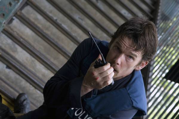 Ｒ・ギア、Ｅ・ホーク、Ｄ・チードル主演、葛藤する刑事3人が交錯する緊迫の群像犯罪ドラマ 「クロッシング」 10月22日（土）よる7時～BS12 トゥエルビで放送