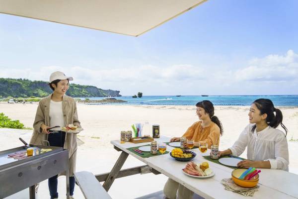 【BEB5沖縄瀬良垣】プールとサウナで沖縄の冬を楽しむ「ホットナイトプール」誕生 ～DJブースやテントサウナでチルな時間を満喫～｜期間：2022年12月24日～2023年3月31日