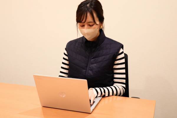 ＜洋服の青山＞ 省エネ・節電対策に、20秒ですばやく衣服内を温めるカーボンヒーター内蔵ベストを全店に拡大して販売開始