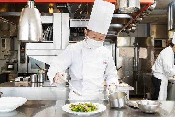 【ひらまつレストラン】フランス料理をもっと気軽におうちで楽しむ ～ポール・ボキューズのシェフ2人のレシピが公開～