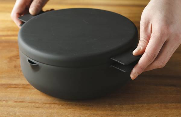 ～ツレヅレハナコ×オレンジぺージがコラボ～ ‟揚げものが楽しくなる”理想の揚げ鍋が完成！