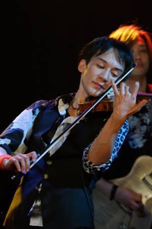 躍動感あふれるヴァイオリンソロライブ　『高嶋英輔 solo LIVE ～Spiral Strings～』開催決定　カンフェティでチケット発売