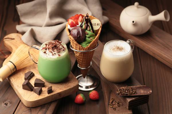 辻利から冬限定メニュー「辻利ソフト 冬のパルフェ」登場！　チョコレートといちごを使った冬の味わい