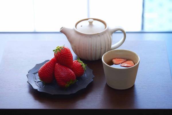 【界 川治・界 鬼怒川・界 日光】～温泉旅館の滞在シーンに合わせて、いちごとドリンクのペアリングを楽しむ～いちご生産量全国No.1の栃木でいちごと温泉を満喫 「いちごのおもてなしセット」販売｜期間：2022年12月1日～2023年2月28日