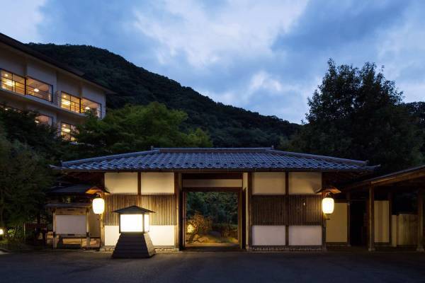 【界 川治・界 鬼怒川・界 日光】～温泉旅館の滞在シーンに合わせて、いちごとドリンクのペアリングを楽しむ～いちご生産量全国No.1の栃木でいちごと温泉を満喫 「いちごのおもてなしセット」販売｜期間：2022年12月1日～2023年2月28日
