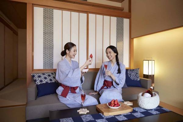 【界 川治・界 鬼怒川・界 日光】～温泉旅館の滞在シーンに合わせて、いちごとドリンクのペアリングを楽しむ～いちご生産量全国No.1の栃木でいちごと温泉を満喫 「いちごのおもてなしセット」販売｜期間：2022年12月1日～2023年2月28日