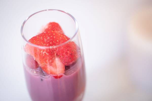 名古屋初！結婚式場で楽しむ“わんちゃん同伴可能”なアフタヌーンティー開始！ 乙女心をくすぐる、ファッションアイテム＆ピンクカラーモチーフのいちご満載スイーツに心ときめく『マイ・フェア・レディ アフタヌーンティー ～STRAWBERRY PINK～』販売