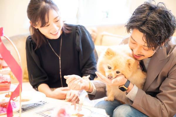 名古屋初！結婚式場で楽しむ“わんちゃん同伴可能”なアフタヌーンティー開始！ 乙女心をくすぐる、ファッションアイテム＆ピンクカラーモチーフのいちご満載スイーツに心ときめく『マイ・フェア・レディ アフタヌーンティー ～STRAWBERRY PINK～』販売