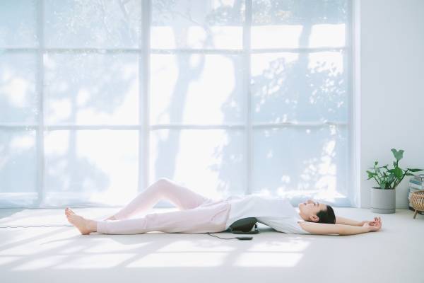 ココロとカラダを見つめる家電ブランド、AiMY（エイミー）より３つの機能でスマートエクササイズ「エイミー ３in１ストレッチマシン」を発売