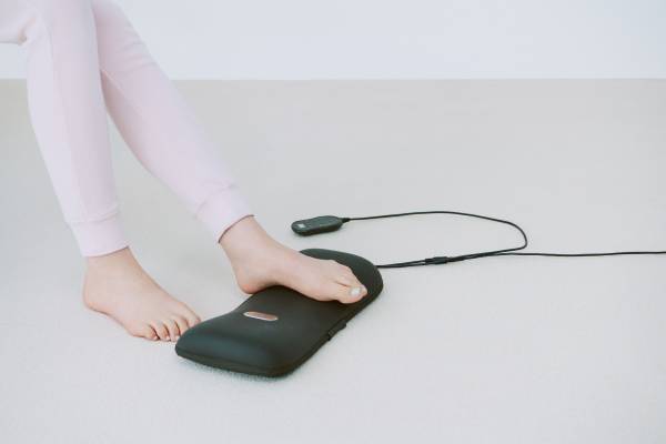 ココロとカラダを見つめる家電ブランド、AiMY（エイミー）より３つの機能でスマートエクササイズ「エイミー ３in１ストレッチマシン」を発売