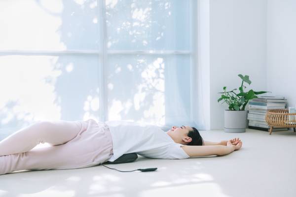 ココロとカラダを見つめる家電ブランド、AiMY（エイミー）より３つの機能でスマートエクササイズ「エイミー ３in１ストレッチマシン」を発売