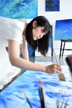 大人のクリスマスの贈りものに赤と青のギフトブック 青山美智子と水彩作家のコラボ第２弾『ユア・プレゼント』発売