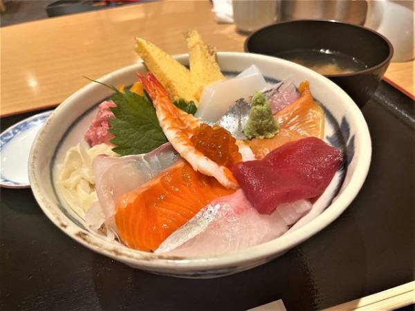 たくさん食べてたくさん学んで‼市場と地下調節池をめぐる見学ツアー