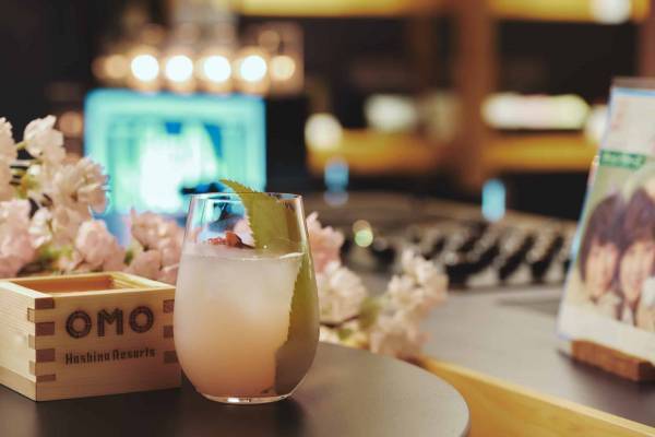 【OMO5東京大塚】～桜の花びらを浮かべた升酒やオリジナルの日本酒カクテルで乾杯～春を感じられる音楽とお酒と一緒に夜のお花見が楽しめる 「大塚ソメイヨシノDJナイト」開催｜期間：2023年3月1日～4月30日