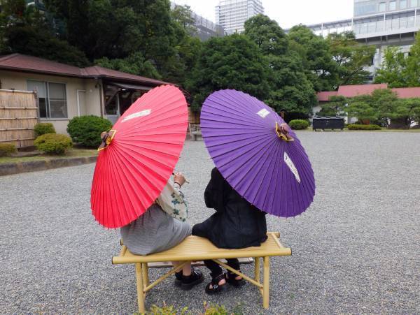 ７/16（土）スタート！都立庭園で和傘の無料貸し出しサービス「和傘で庭園めぐり」しませんか？