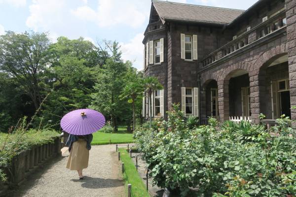 ７/16（土）スタート！都立庭園で和傘の無料貸し出しサービス「和傘で庭園めぐり」しませんか？