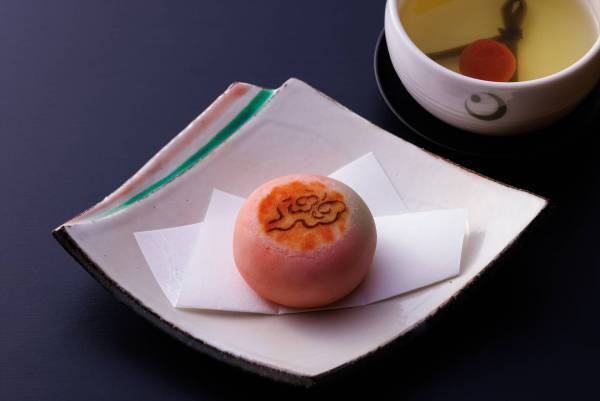 【星のや京都】走り舞と舞楽を鑑賞し無病息災を祈る「春立つ蘭陵王の舞」開催 ～蘭陵王の衣装をイメージした和菓子や福茶も提供～｜期間：2023年１月21日、22日、28日、29日