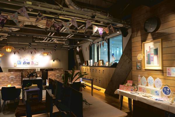 イラストレーターSpinの『Ghost in Wonderland』展 ツクル・ワーク新宿センタービル店で開催