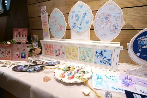 イラストレーターSpinの『Ghost in Wonderland』展 ツクル・ワーク新宿センタービル店で開催