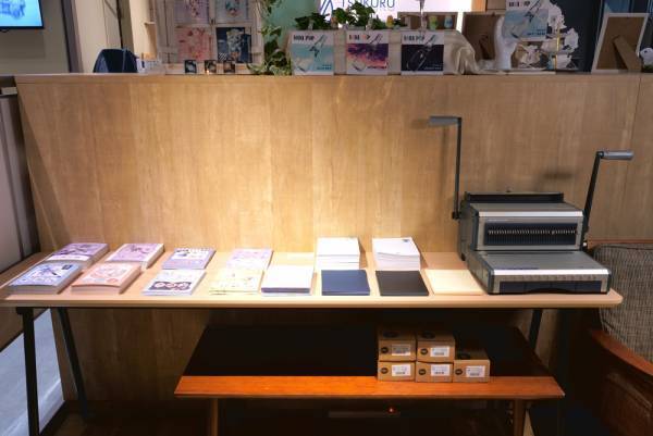 イラストレーターSpinの『Ghost in Wonderland』展 ツクル・ワーク新宿センタービル店で開催